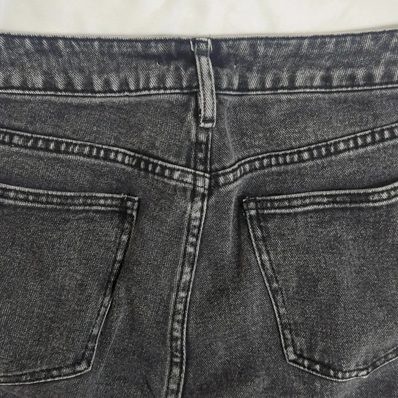 PacSun Mom Jean, Color Beverly Wash Size 28 - Picture 13 of 16